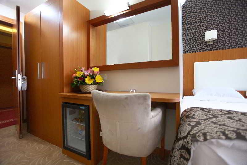 Готель Grand Avcilar 3*